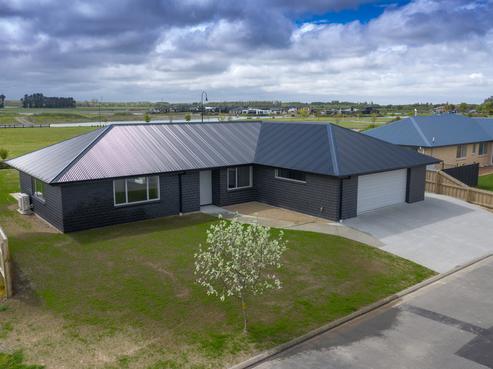 2 Trent Place, Huntingdon/Lake Hood