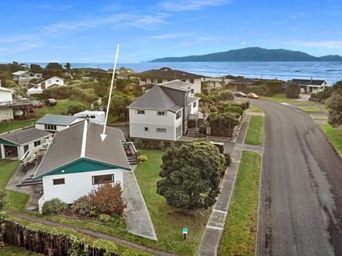 6 Oratia Street, Waikanae Beach