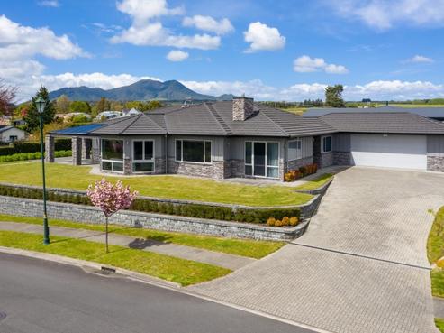 30 Pukenamu Road, Rainbow Point