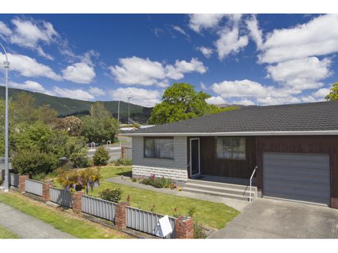1/1 Byron Place, Stoke