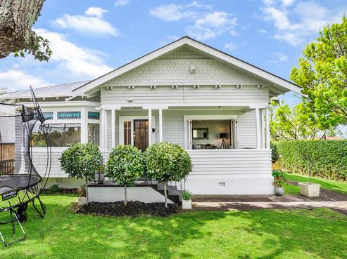 1 Te Kawa Road, One Tree Hill