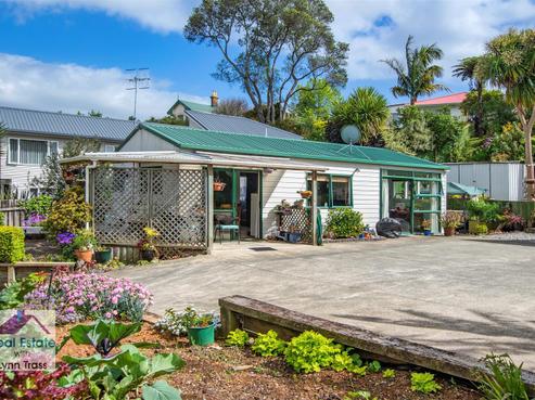 137 Riverside Drive, Parahaki