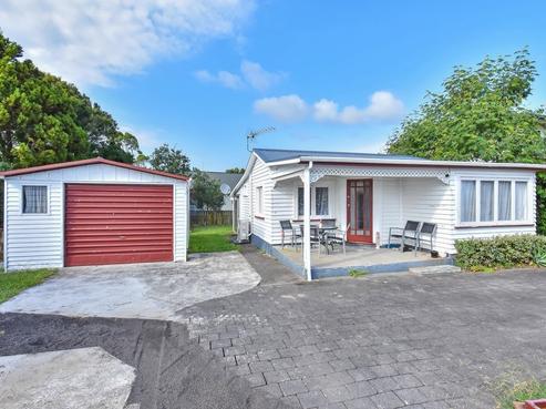 13 Crispe Road, Clarks Beach