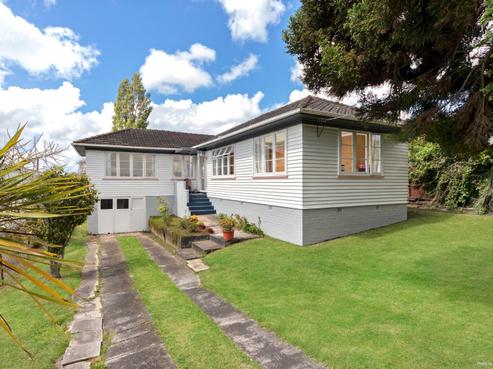 13 Netherlands Avenue, Kelston