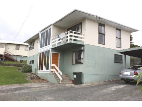 11 Raewyn Street, Morningside