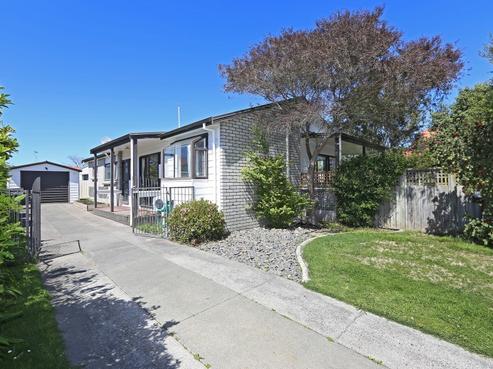 24 Whiting Crescent, Greenmeadows