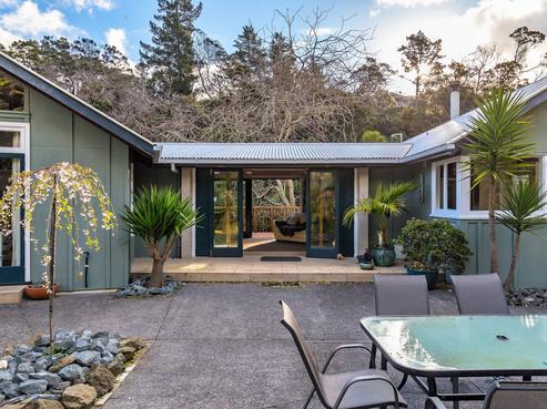 18 Hobbs Road, Matakatia