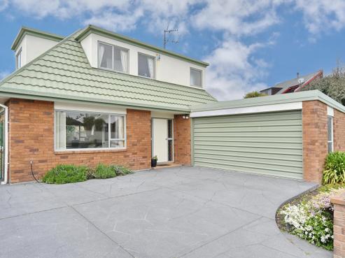 2/14 Aston Drive, Waimairi Beach