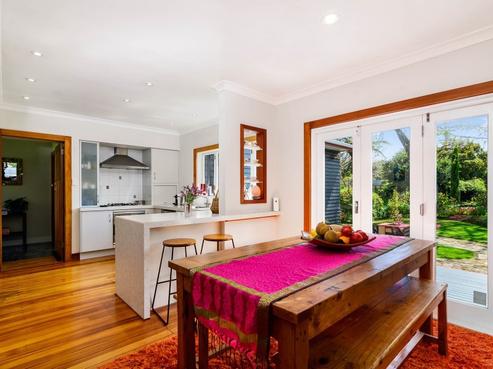 412 Sunset Road, Sunnybrook
