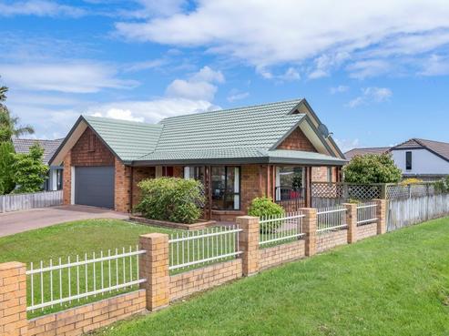 47 Meadowland Drive, Somerville