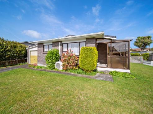 28A Tiverton Crescent, Whalers Gate