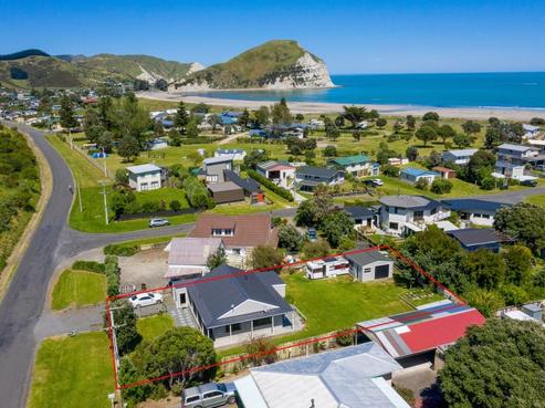 64 Newcastle Street, Mahia