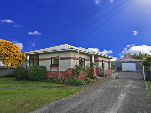12 Murphy Street, Strathern