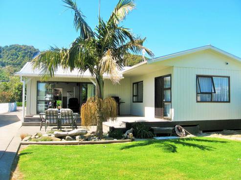 60 Fortescue Street, Mahia