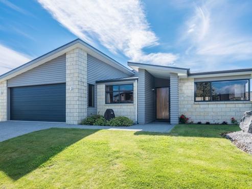 25 Consort Close, Paraparaumu Beach