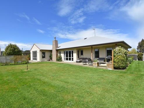 495 Mill Road North, Roslyn Bush