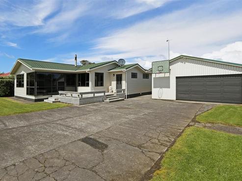 16 Dieffenbach Street, Opunake