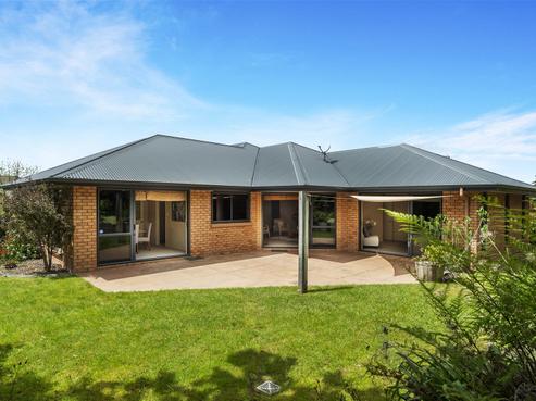 5 Parkwood Place, Huntington