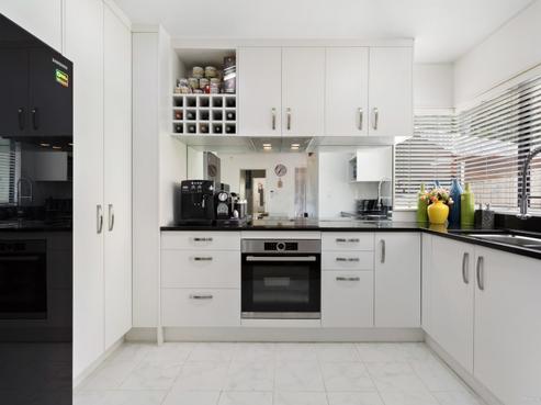 2/32 Sunset Road, Unsworth Heights
