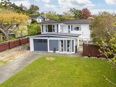 28 Fendalton Crescent, Pinehaven