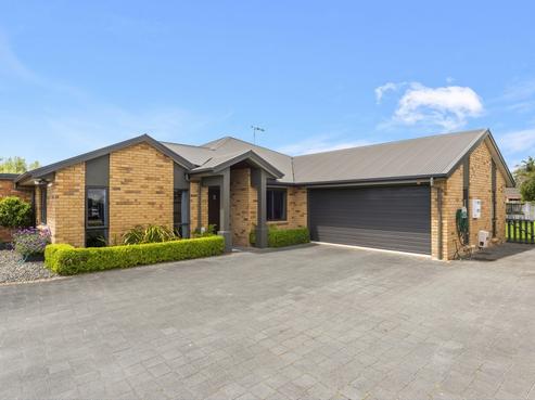 19 Holford Place, Huntington