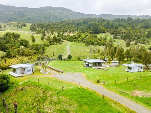 979 Wekaweka Road, Omapere