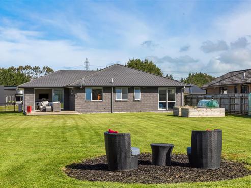 14 Mercade Close, Stratford