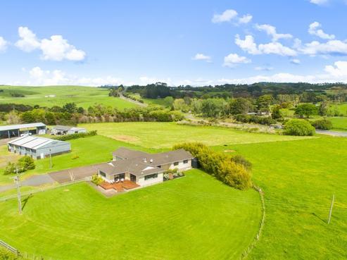 1218 State Highway 16, Waimauku