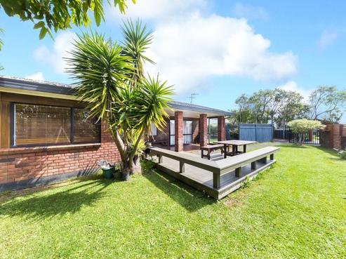 18 Bill Phillip Place, Clendon Park