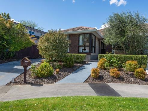 18A Rembrandt Place, Burnside
