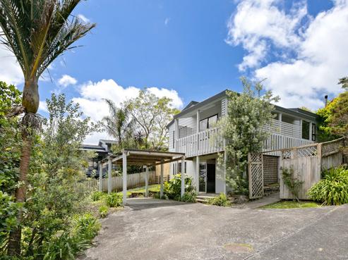 1/6 Emery Grove, Bayview
