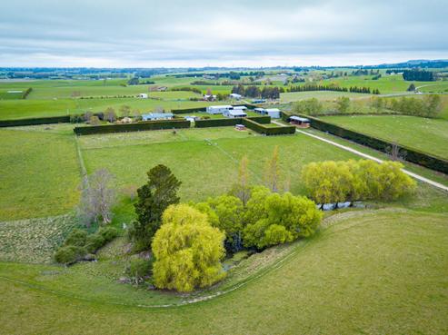 876 Rolling Ridges Road, Levels