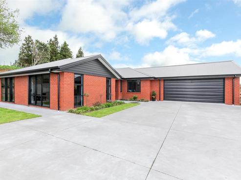 17 Garrett Drive, Whalers Gate