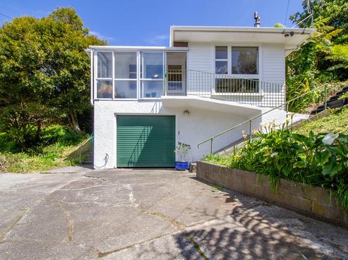 44 Akatea Road, Korokoro
