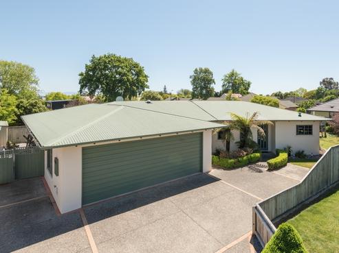 7 Strawberry Grove, Richmond