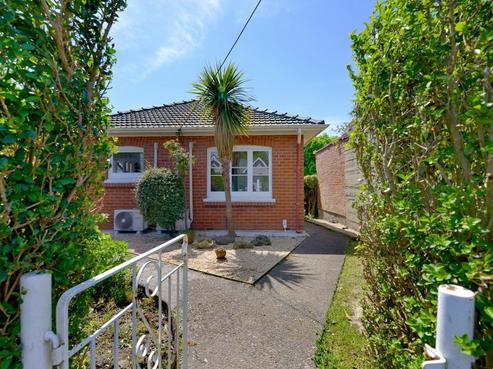 45 Pacific Street, Roslyn