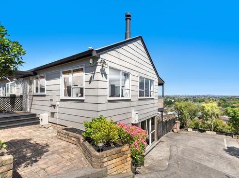 13 Acland Place, Botany Downs