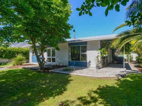 27 Plassey Street, Havelock North
