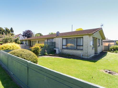 701 Southampton Street West, Saint Leonards