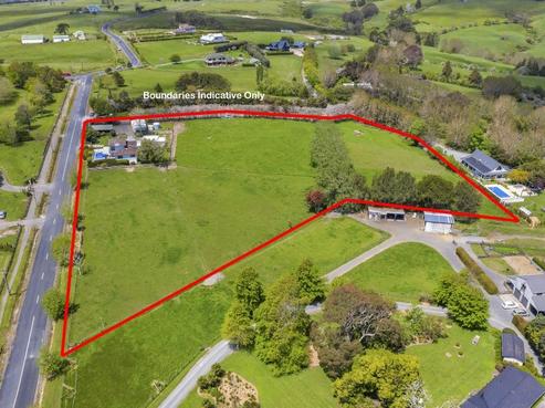 18 Potts Road, Whitford