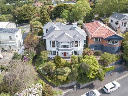 10 Littlebourne Road, Roslyn