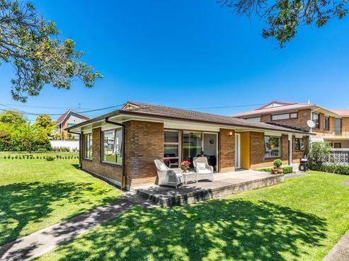 2/39 Francis Street, Hauraki