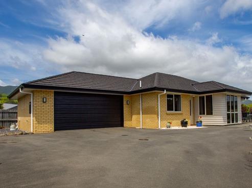 2 Lilac Way, Stoke