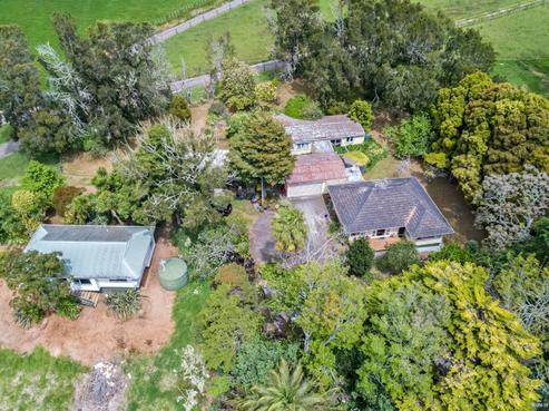 425 Lees Gully Road, Pollok