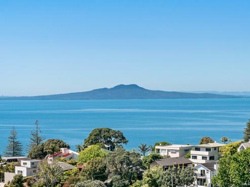 1/835 Beach Road, Browns Bay