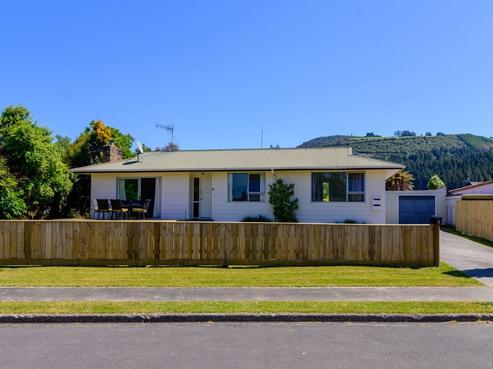 8 Luke Place, Fairy Springs