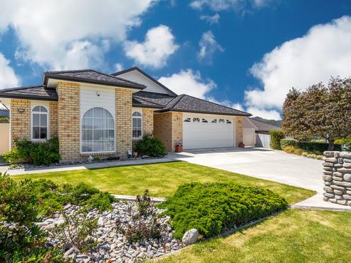 2 James Nairn Grove, Riverstone Terraces