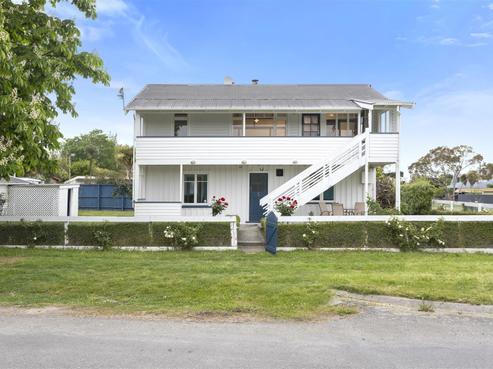 7 Bridge Street, Waikuku Beach