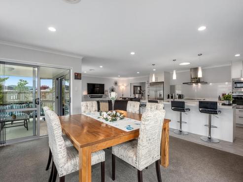 10A Sunstone Crescent, Brown Owl