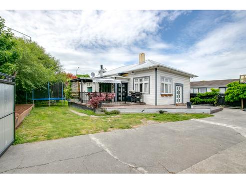 310 Grays Road, Saint Leonards
